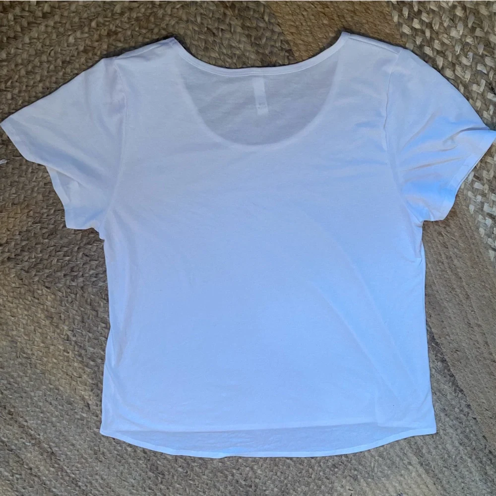 LuLa Roe Perfect Tee - Picture 4 of 4